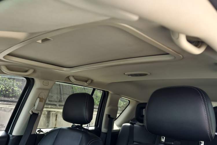 Used Jeep Compass 2014 2.4L four-wheel drive luxury version Headliner