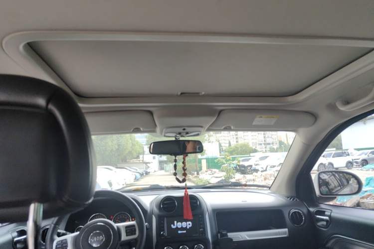 Used Jeep Compass 2014 Revised Version 2.0L Two-Wheel Drive Elite Edition Headliner