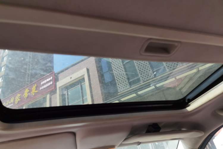 Used Jeep Compass 2014 2.0L two-wheel drive sport version Headliner