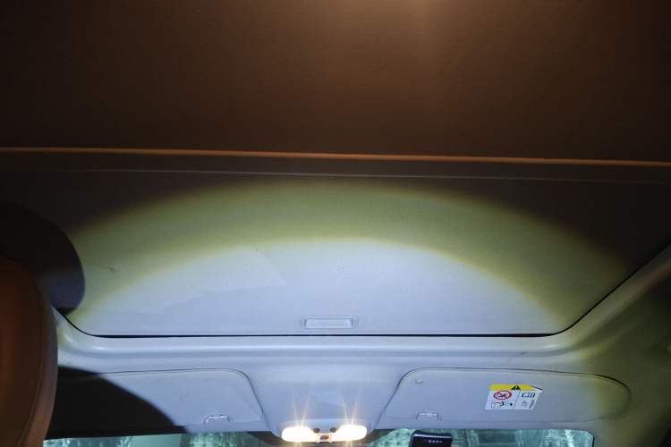 Used Jeep Compass 2014 2.0L two-wheel drive sport version Headliner