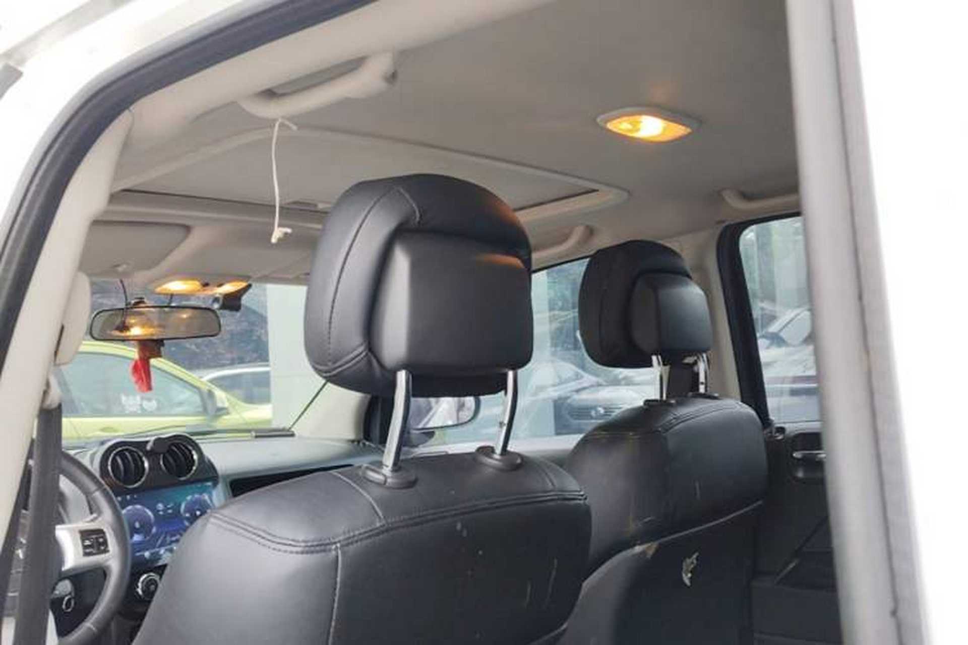 Used Jeep Compass 2014 2.0L two-wheel drive sport version Headliner