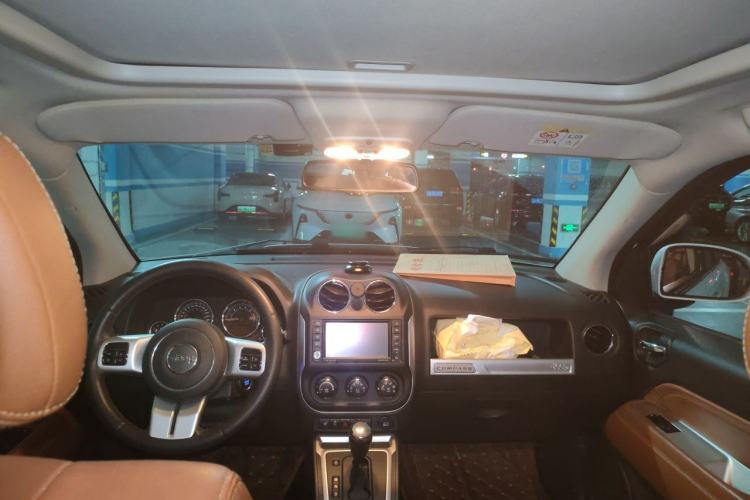 Used Jeep Compass 2014 Revised Version 2.4L Four-Wheel Drive Luxury Navigation Edition Headliner
