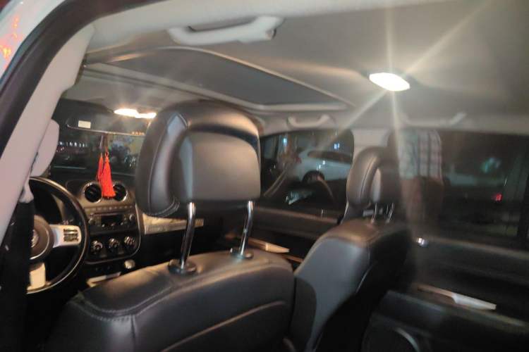 Used Jeep Compass 2014 2.4L Four-Wheel Drive Serpentine Collection Edition Headliner