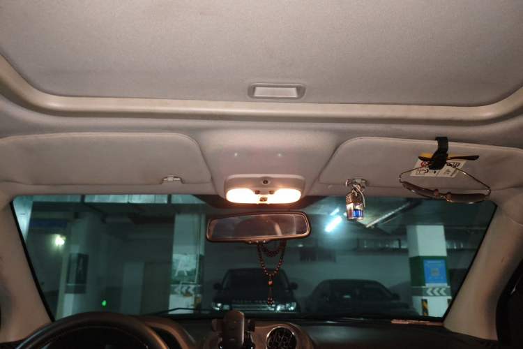 Used Jeep Compass 2014 2.0L two-wheel drive luxury version Headliner