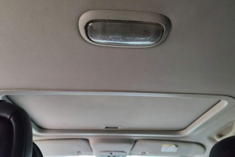 Used Jeep Compass 2014 2.0L two-wheel drive luxury version Headliner