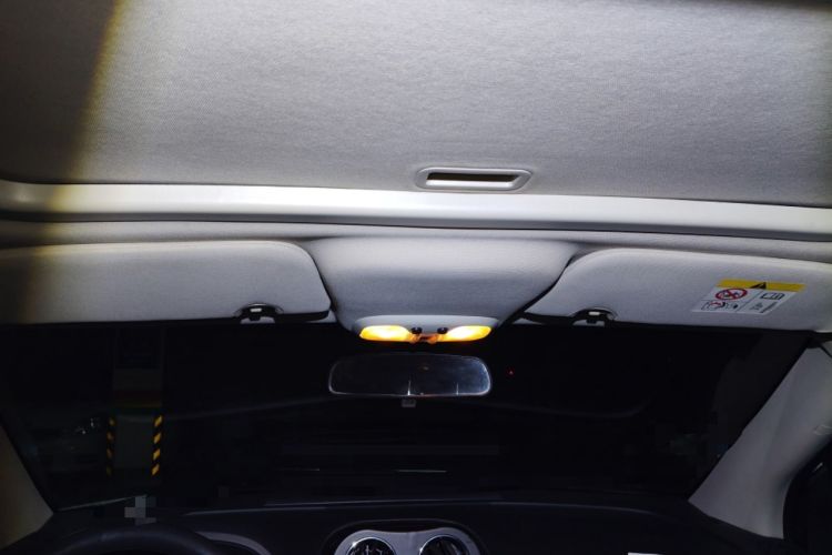 Used Jeep Compass 2014 2.4L four-wheel drive sport version Headliner