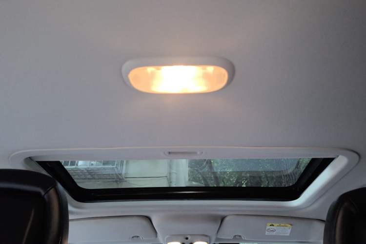 Used Jeep Compass 2014 2.0L two-wheel drive luxury version Headliner