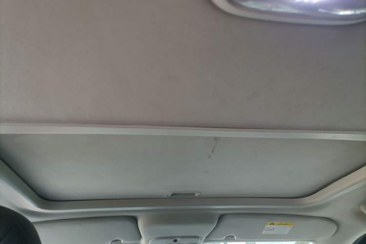 Used Jeep Compass 2014 2.4L four-wheel drive luxury version Headliner