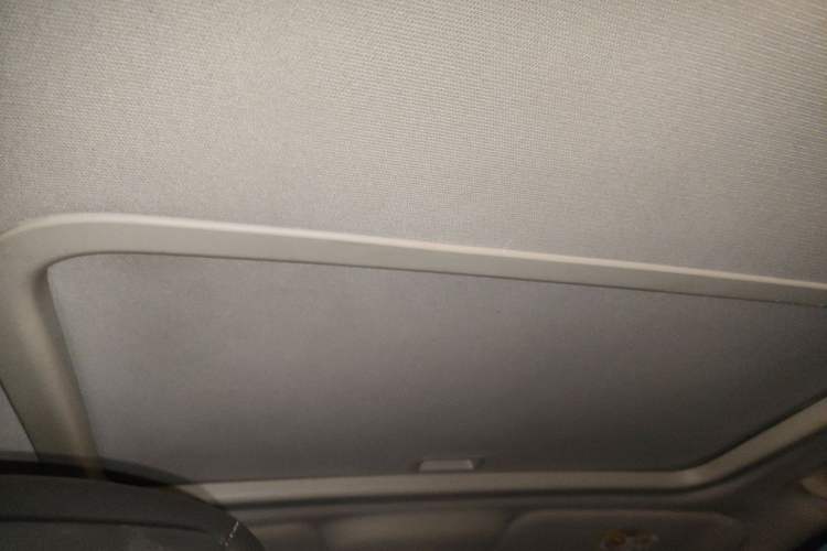 Used Jeep Compass 2014 2.4L four-wheel drive luxury version Headliner