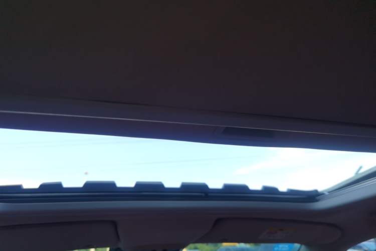 Used Jeep Compass 2014 2.4L four-wheel drive sport version Headliner