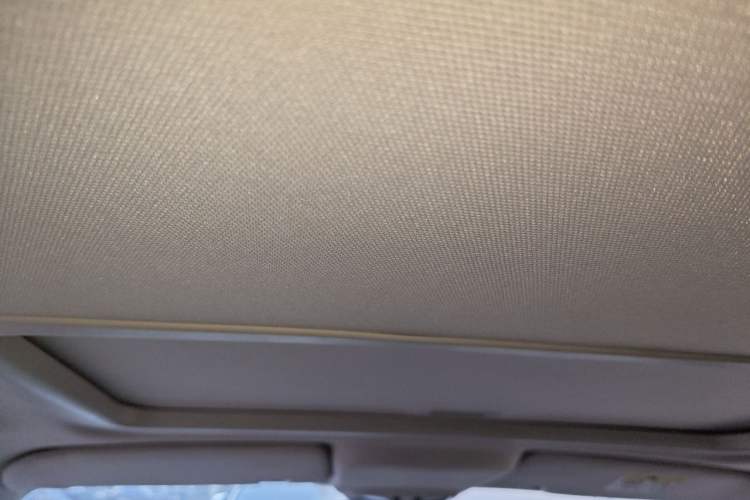 Used Jeep Compass 2014 2.0L two-wheel drive urban version Headliner
