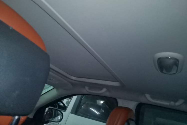 Used Jeep Compass 2014 2.0L two-wheel drive urban version Headliner