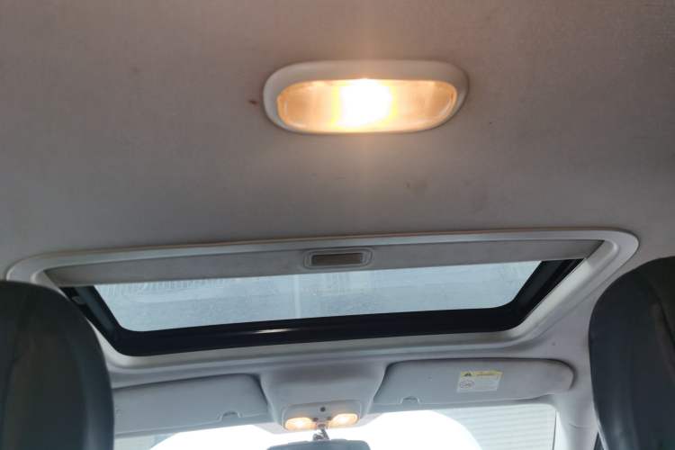 Used Jeep Compass 2014 2.4L four-wheel drive sport version Headliner