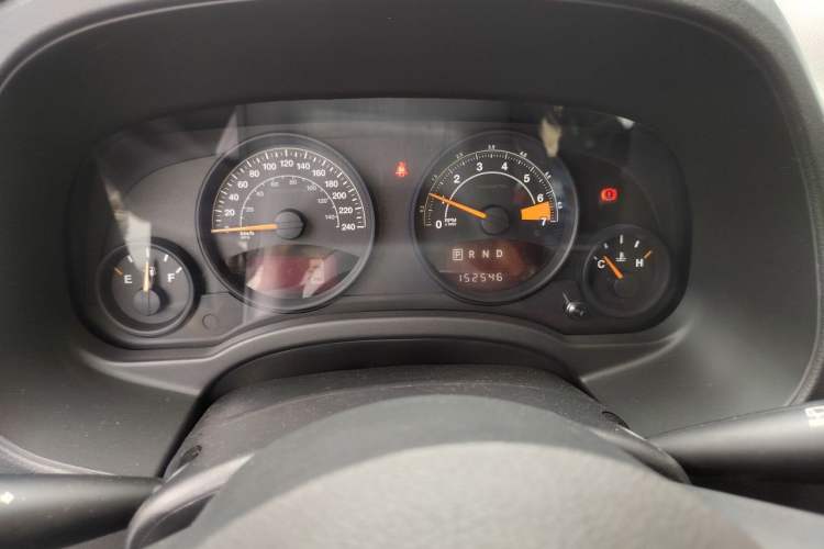 Used Jeep Compass 2014 2.4L four-wheel drive sport version Instrument Cluster