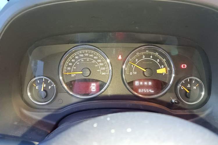 Used Jeep Compass 2014 2.4L four-wheel drive luxury navigation version Instrument Cluster