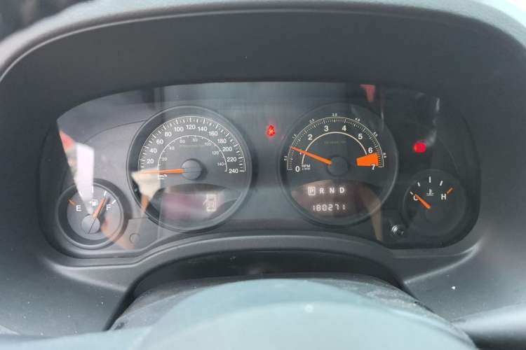 Used Jeep Compass 2014 2.0L two-wheel drive sport version Instrument Cluster