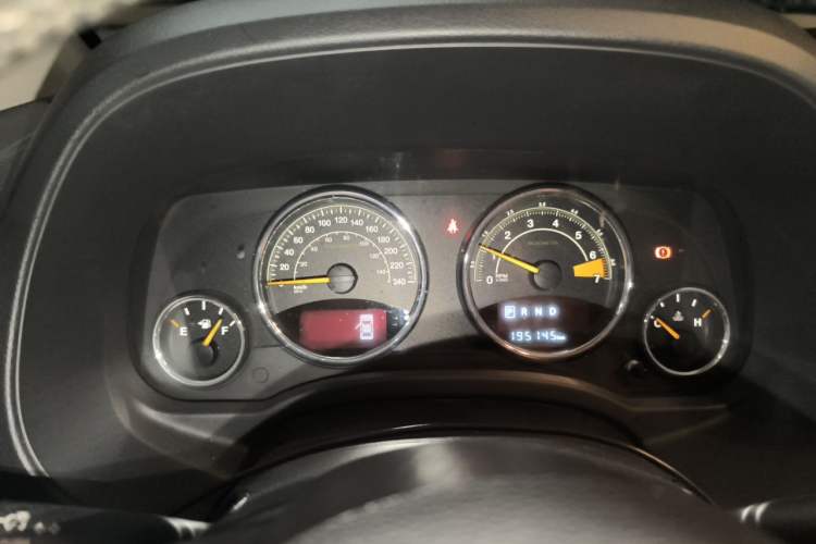 Used Jeep Compass 2014 Revised Version 2.4L Four-Wheel Drive Comfort Edition Instrument Cluster