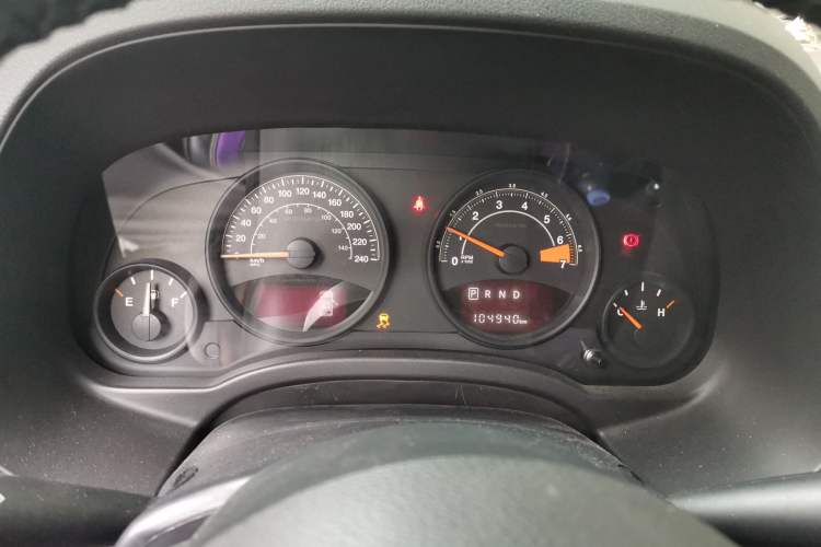 Used Jeep Compass 2014 2.0L two-wheel drive sport version Instrument Cluster