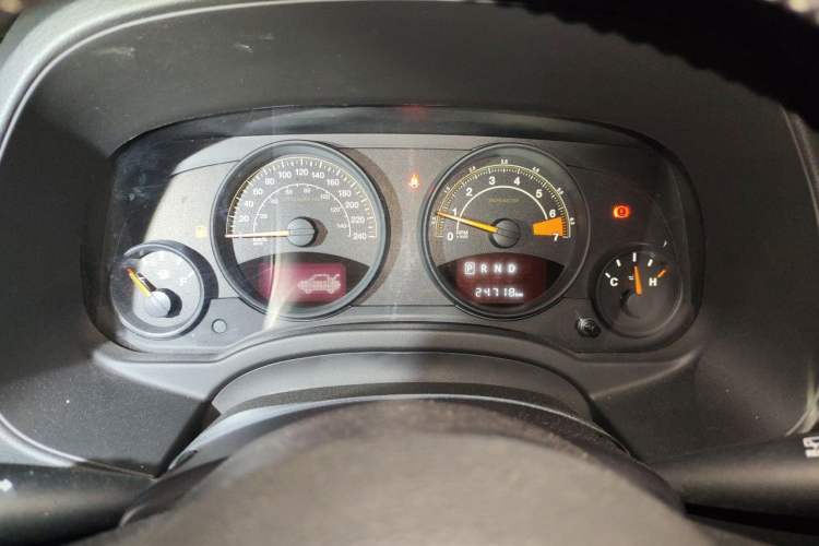 Used Jeep Compass 2014 2.0L two-wheel drive sport version Instrument Cluster