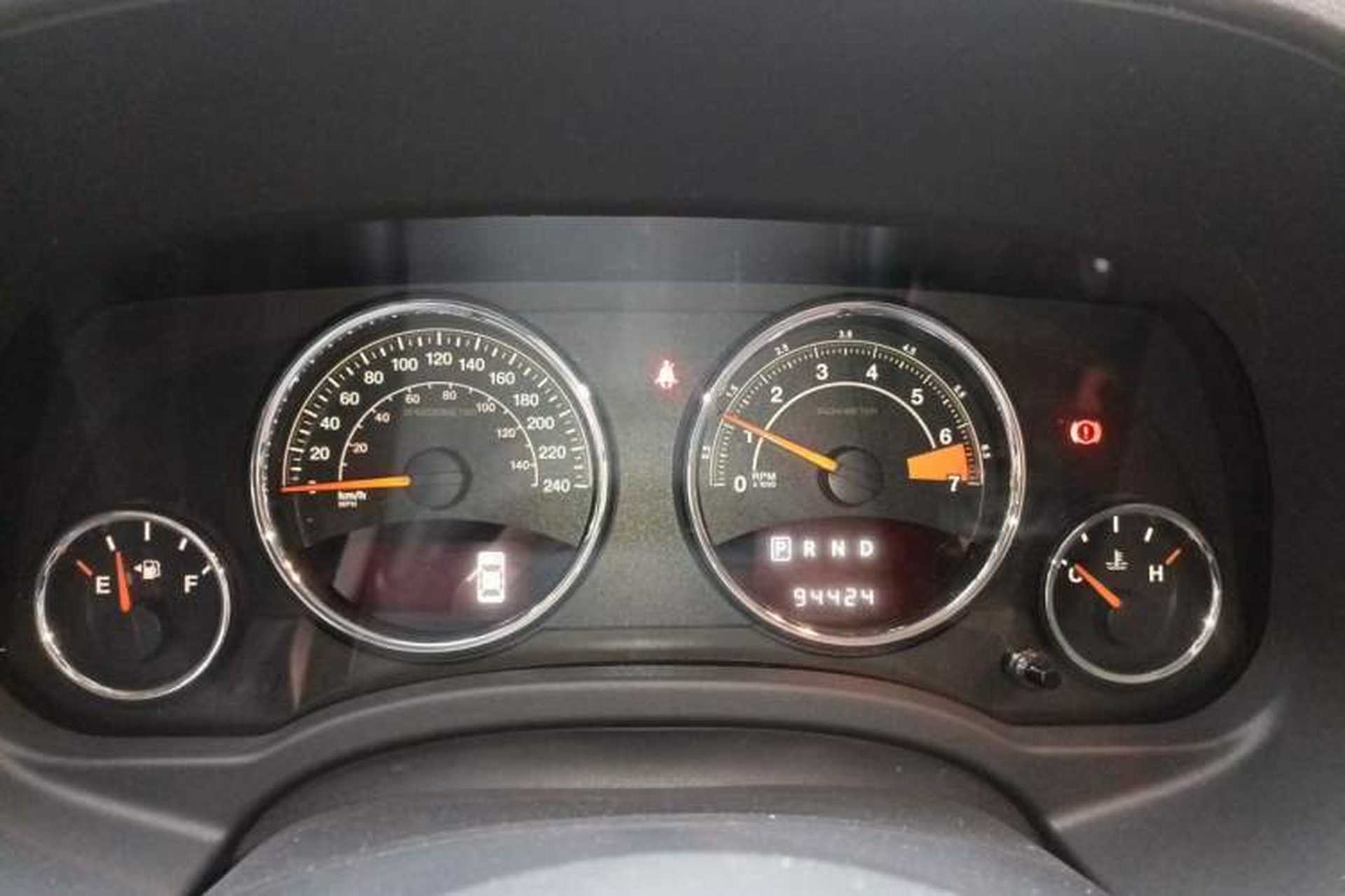 Used Jeep Compass 2014 2.4L Four-Wheel Drive Serpentine Collection Edition Instrument Cluster