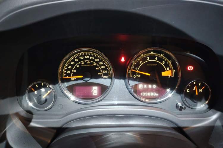 Used Jeep Compass 2014 2.0L two-wheel drive luxury version Instrument Cluster