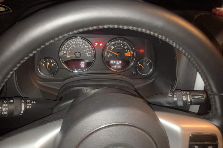 Used Jeep Compass 2014 Revised Version 2.4L Four-Wheel Drive Comfort Edition Instrument Cluster