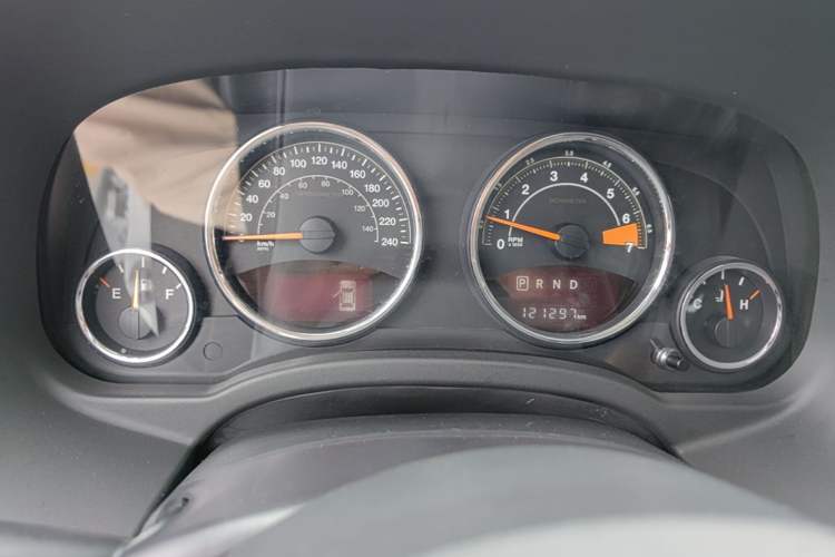 Used Jeep Compass 2014 2.0L two-wheel drive luxury version Instrument Cluster