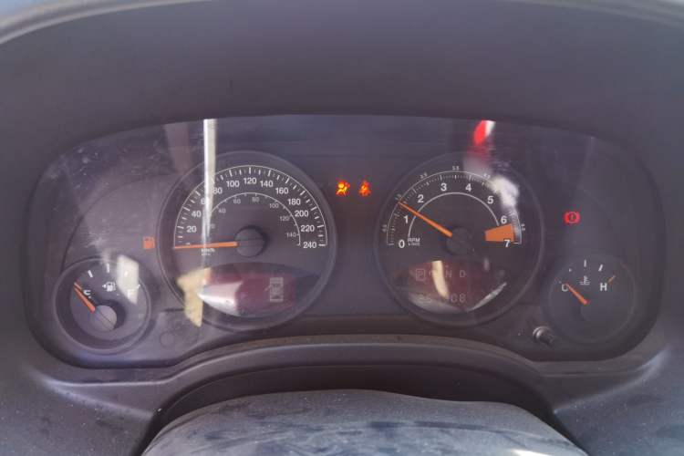 Used Jeep Compass 2014 2.0L two-wheel drive sport version Instrument Cluster
