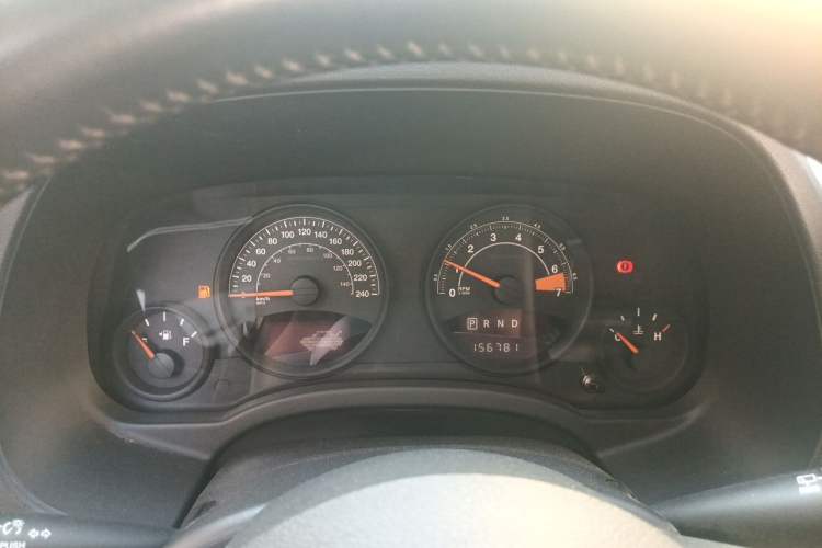 Used Jeep Compass 2014 2.4L four-wheel drive sport version Instrument Cluster