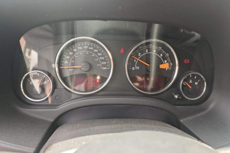 Used Jeep Compass 2014 Revised Version 2.4L Four-Wheel Drive Comfort Edition Instrument Cluster