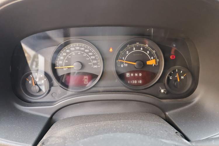 Used Jeep Compass 2014 2.4L four-wheel drive sport version Instrument Cluster