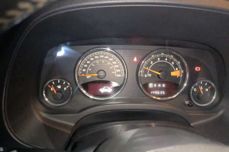 Used Jeep Compass 2014 2.0L two-wheel drive luxury version Instrument Cluster