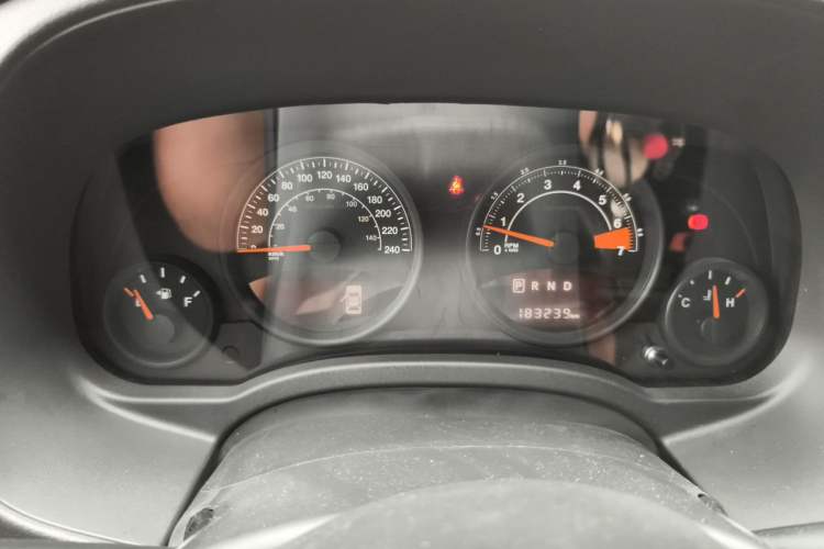 Used Jeep Compass 2014 2.0L two-wheel drive sport version Instrument Cluster