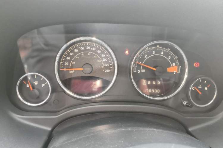 Used Jeep Compass 2014 2.0L two-wheel drive luxury version Instrument Cluster