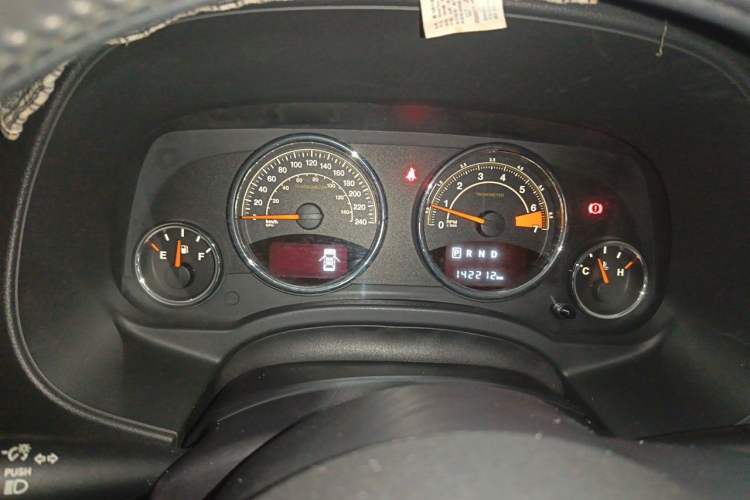 Used Jeep Compass 2014 2.4L four-wheel drive sport version Instrument Cluster