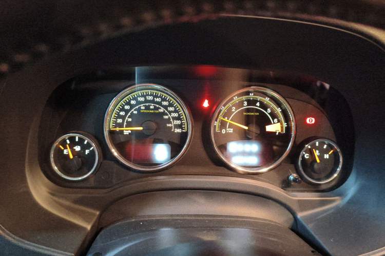 Used Jeep Compass 2014 2.0L two-wheel drive luxury version Instrument Cluster