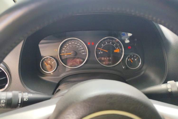 Used Jeep Compass 2014 2.0L two-wheel drive luxury version Instrument Cluster