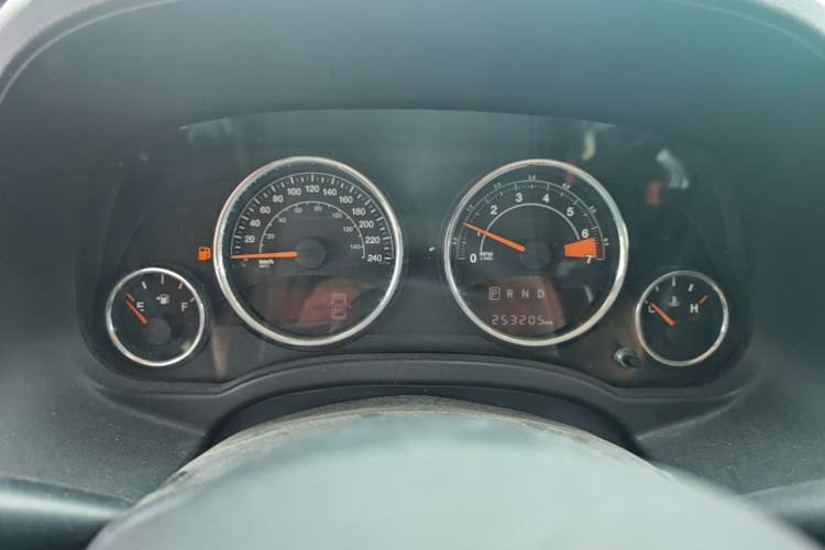 Used Jeep Compass 2014 2.4L Four-Wheel Drive Serpentine Collection Edition Instrument Cluster