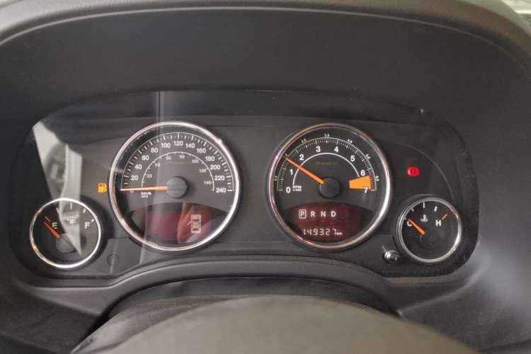 Used Jeep Compass 2014 2.4L four-wheel drive luxury navigation version Instrument Cluster