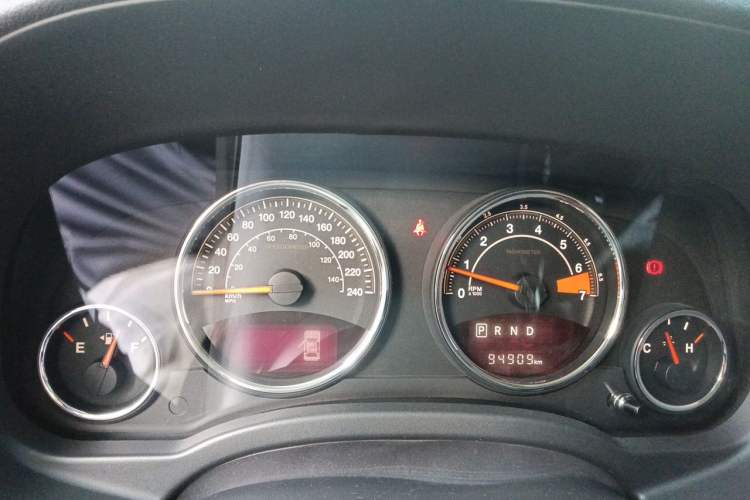 Used Jeep Compass 2014 Revised Version 2.4L Four-Wheel Drive Comfort Edition Instrument Cluster