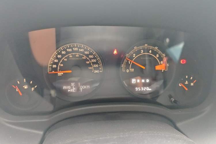 Used Jeep Compass 2014 2.0L two-wheel drive sport version Instrument Cluster