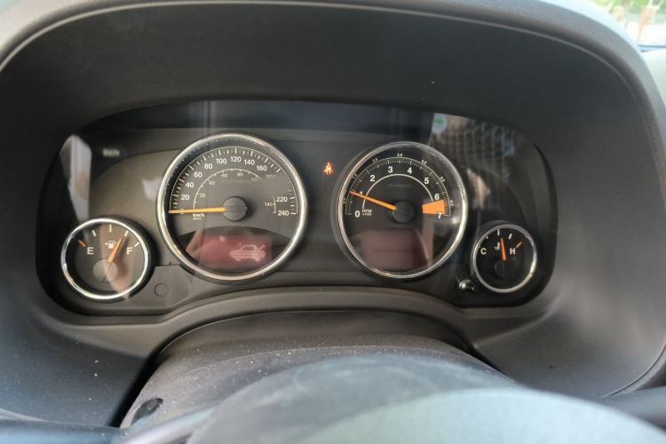 Used Jeep Compass 2014 Revised Version 2.4L Four-Wheel Drive Comfort Edition Instrument Cluster