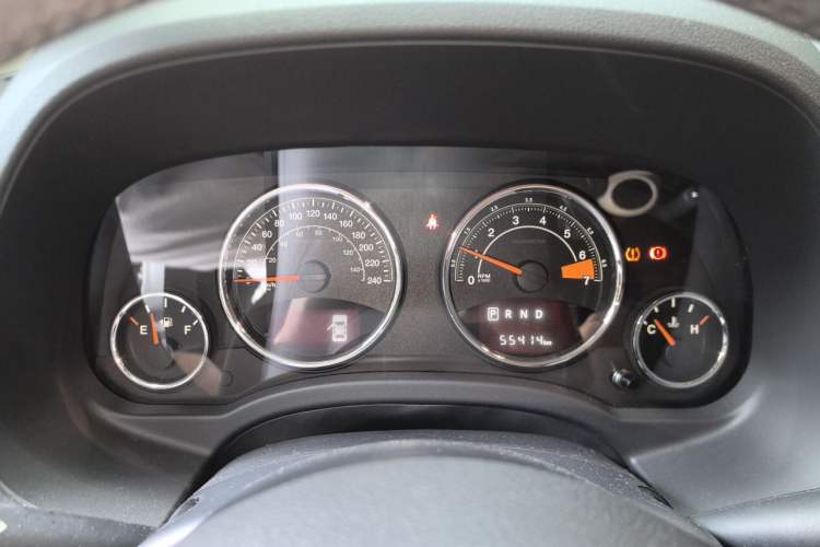 Used Jeep Compass 2014 2.0L two-wheel drive luxury version Instrument Cluster