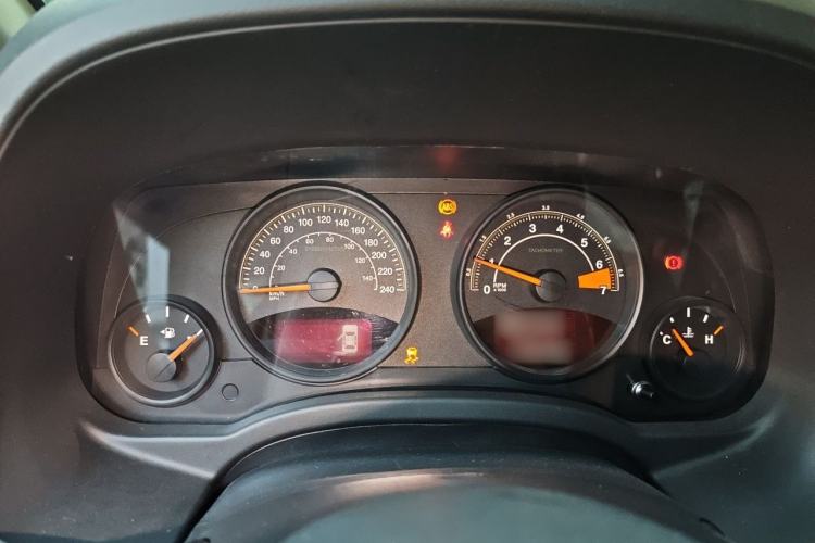 Used Jeep Compass 2014 2.0L two-wheel drive sport version Instrument Cluster