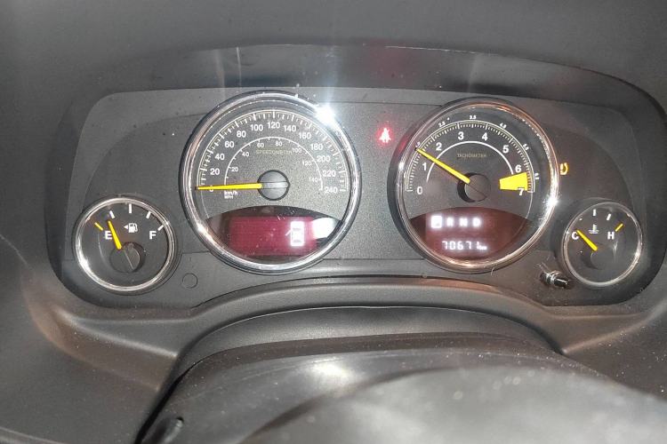 Used Jeep Compass 2014 Revised Version 2.4L Four-Wheel Drive Luxury Edition Instrument Cluster