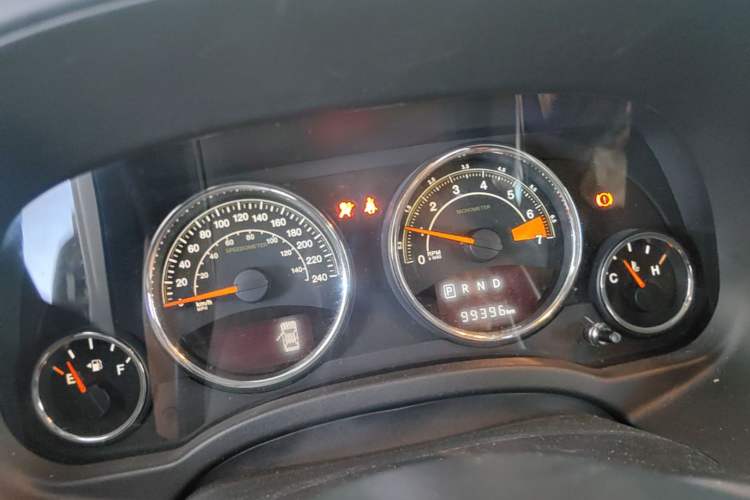 Used Jeep Compass 2014 2.0L two-wheel drive luxury version Instrument Cluster