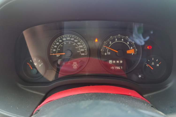 Used Jeep Compass 2014 2.4L four-wheel drive sport version Instrument Cluster