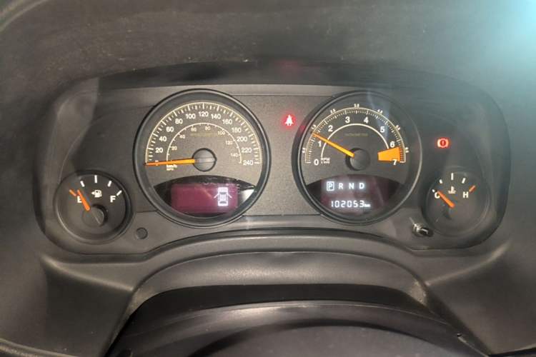 Used Jeep Compass 2014 2.0L two-wheel drive sport version Instrument Cluster
