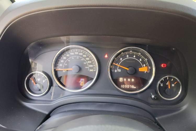 Used Jeep Compass 2014 Revised Version 2.4L Four-Wheel Drive Luxury Edition Instrument Cluster