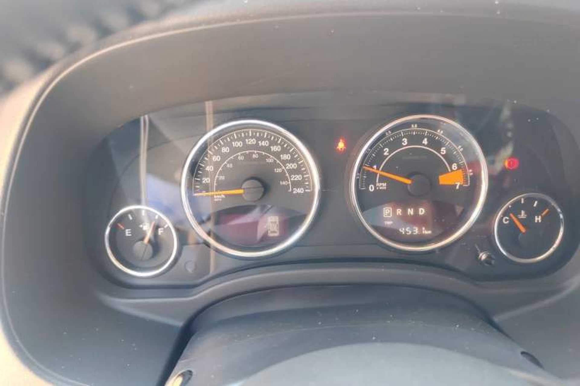 Used Jeep Compass 2014 2.4L four-wheel drive luxury navigation version Instrument Cluster